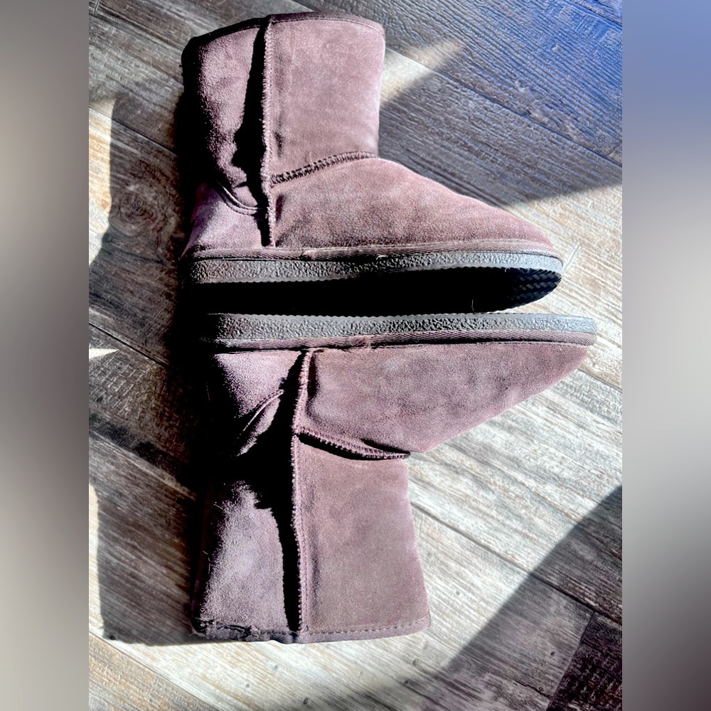 Australian sheepskin/wool lined brown suede leather winter boots •beach feet• 7